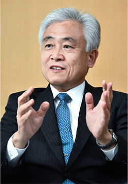 奥村太加典氏